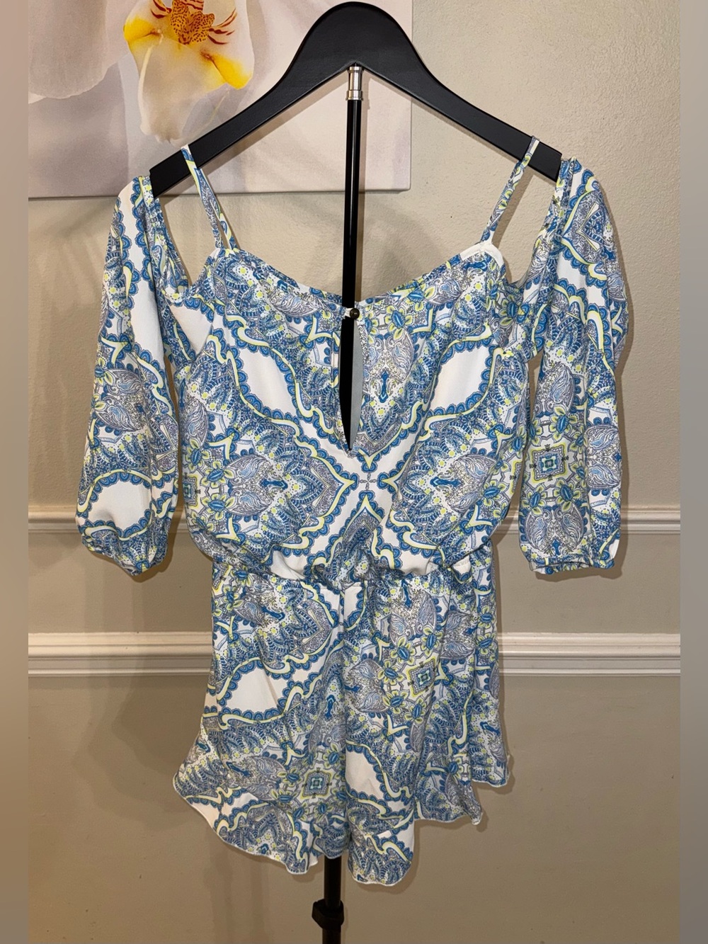 Altar'd State Paisley Print Cold Shoulder Romper! Size Small. - Picture 7 of 15